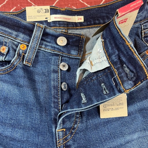 NEW Levi's Women's Wedgie Straight Jeans Dark Wash Size 24 - Picture 11 of 12